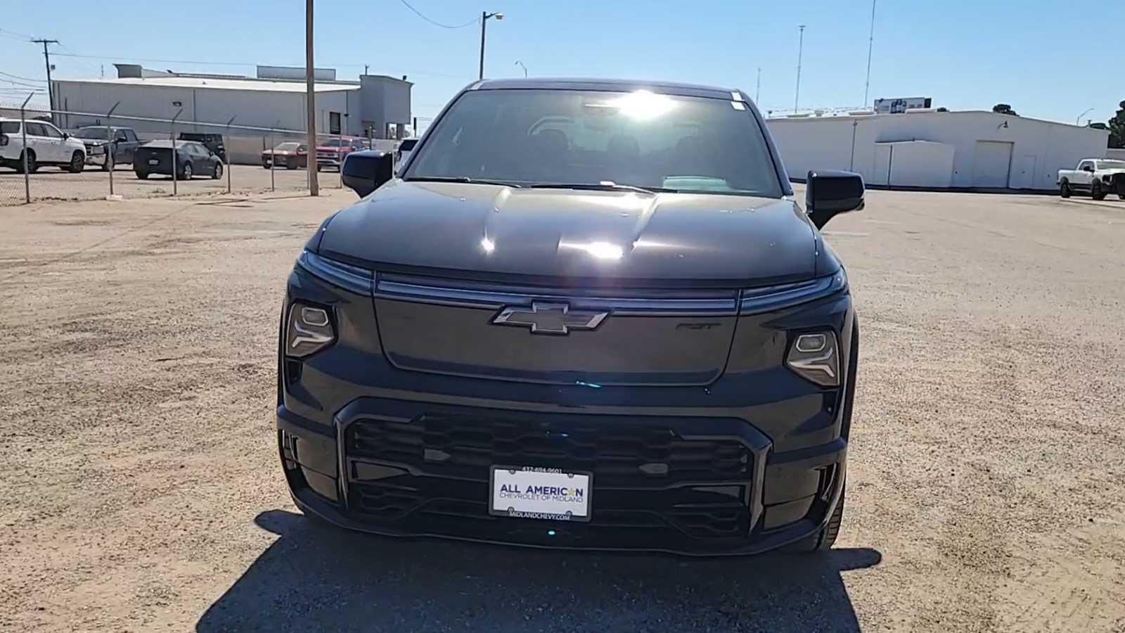 Thumbnail: 2024 Chevrolet Silverado EV - 3