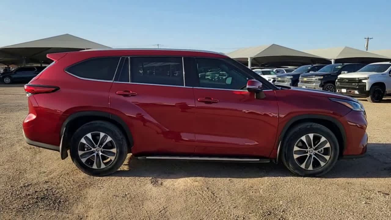 2022 Toyota Highlander XLE 9