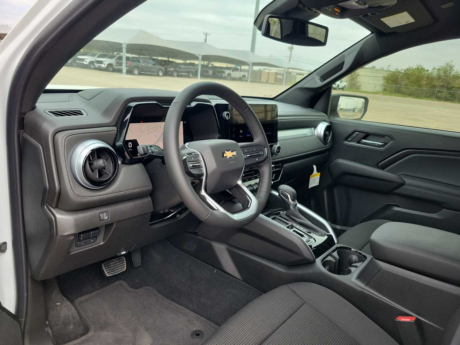Thumbnail: 2024 Chevrolet Colorado - 10