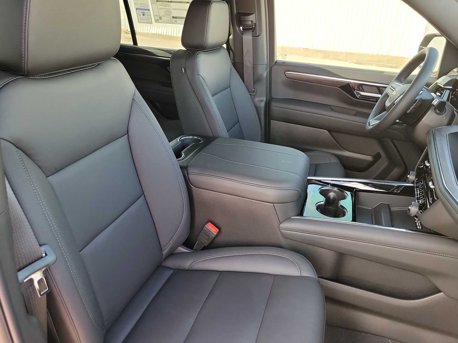 Thumbnail: 2026 Chevrolet Tahoe - 22