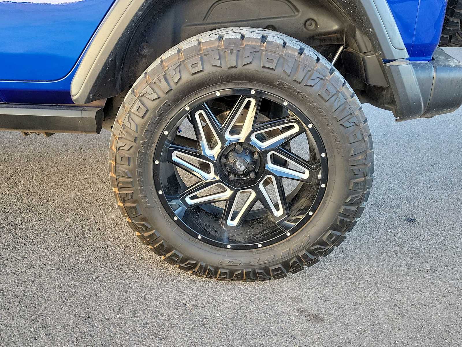 Thumbnail: 2019 Jeep Wrangler - 12