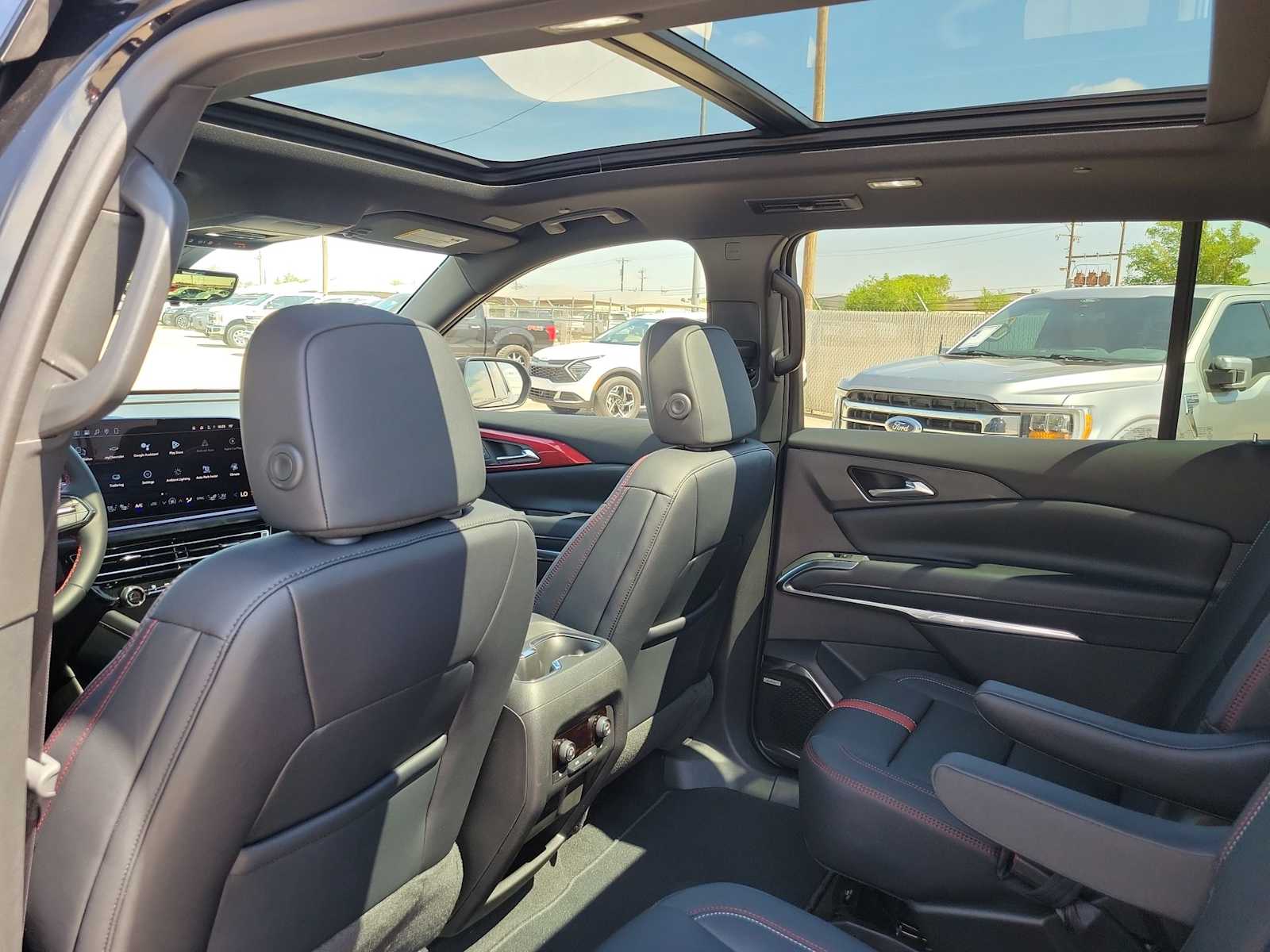 Thumbnail: 2026 Chevrolet Traverse - 16