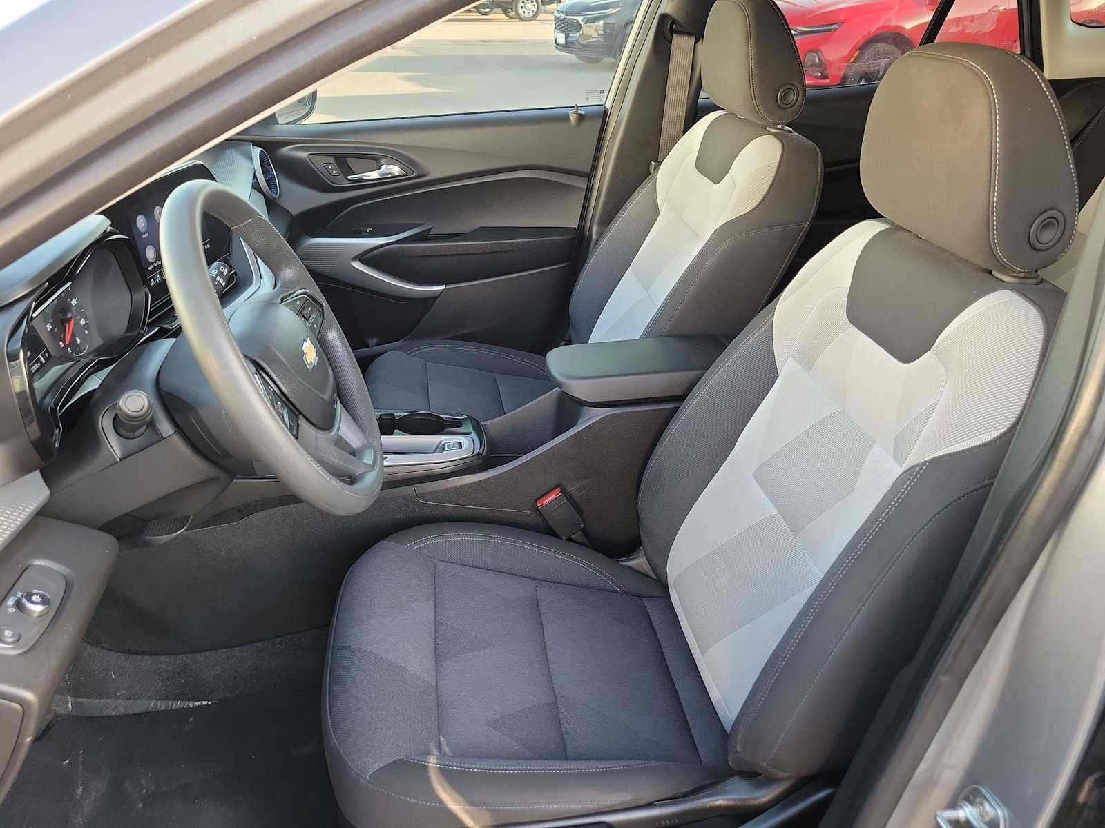 Thumbnail: 2025 Chevrolet Trax - 15