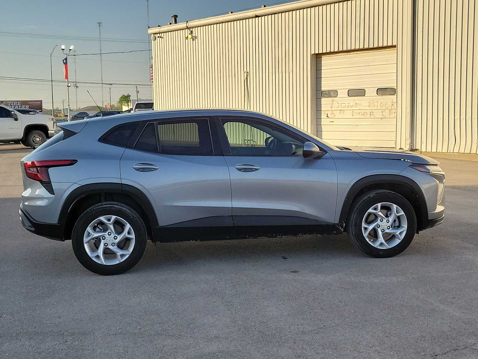 Thumbnail: 2025 Chevrolet Trax - 9