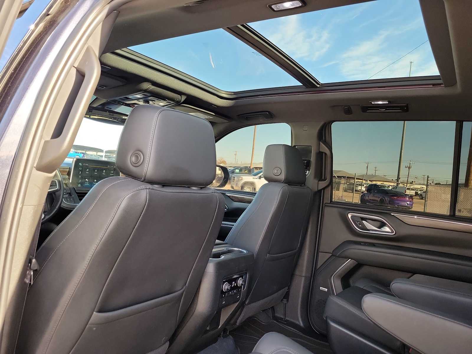 Thumbnail: 2022 Chevrolet Tahoe - 16