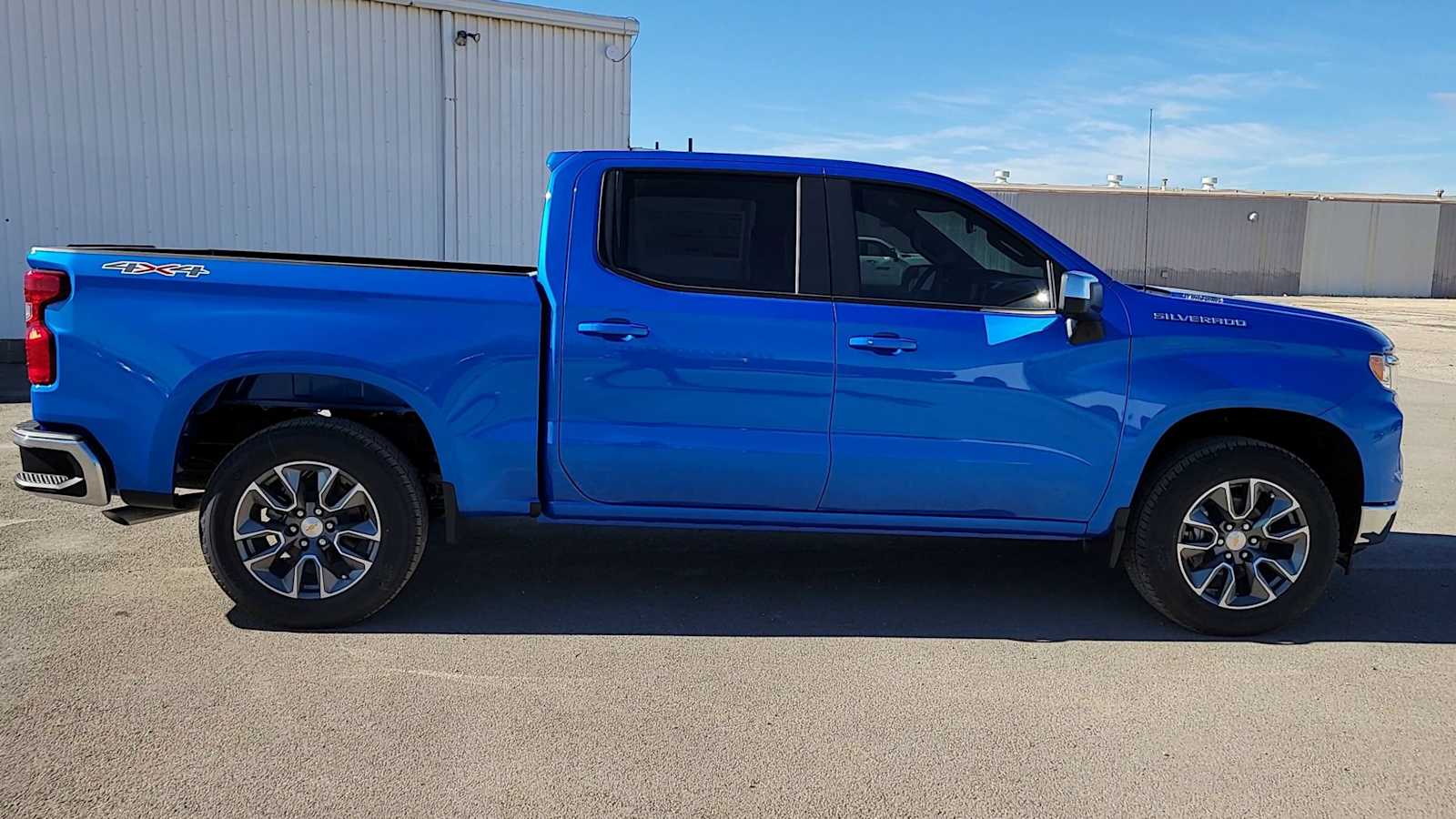 Thumbnail: 2026 Chevrolet Silverado 1500 - 9