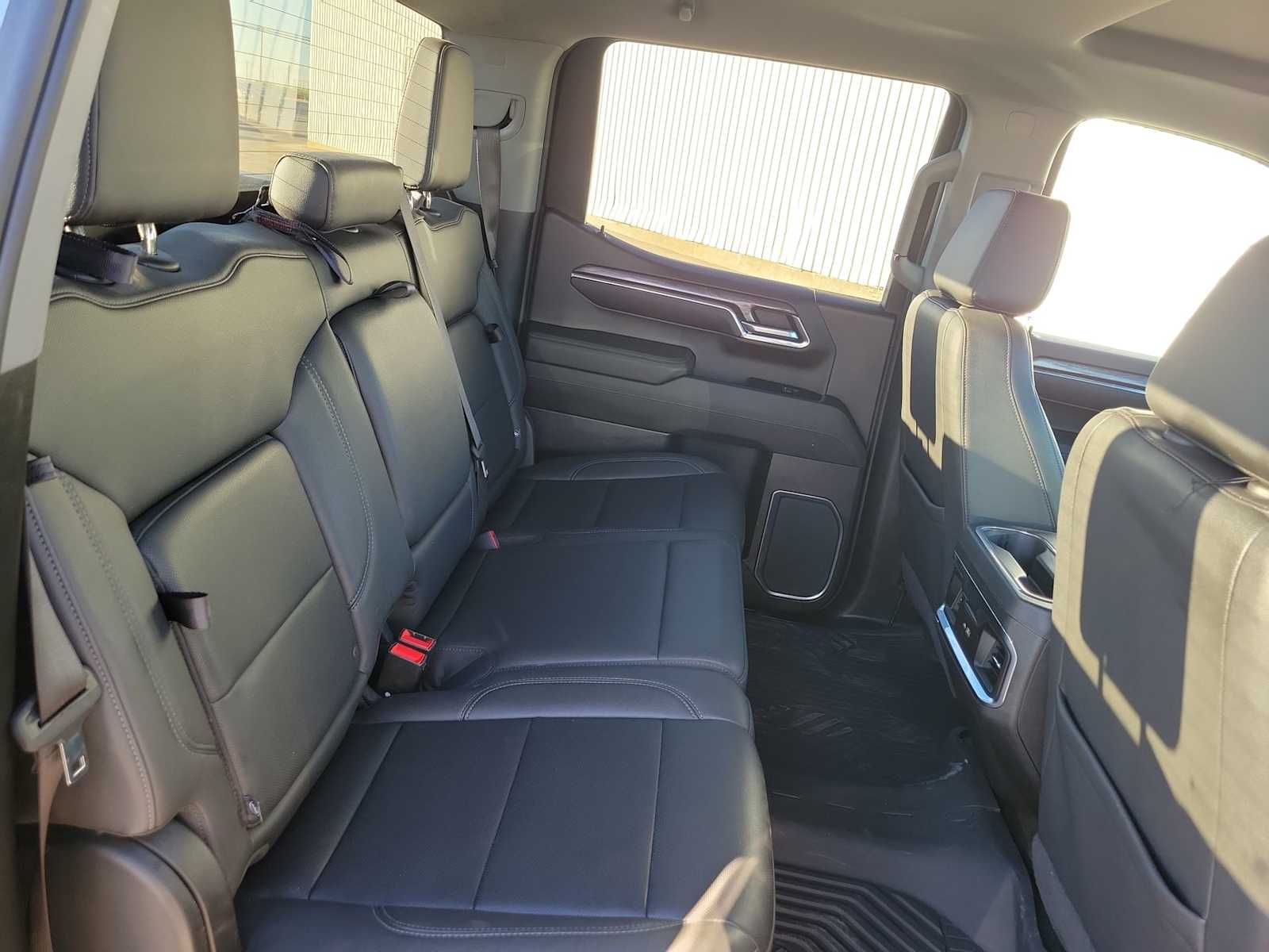 Thumbnail: 2023 Chevrolet Silverado 1500 - 17