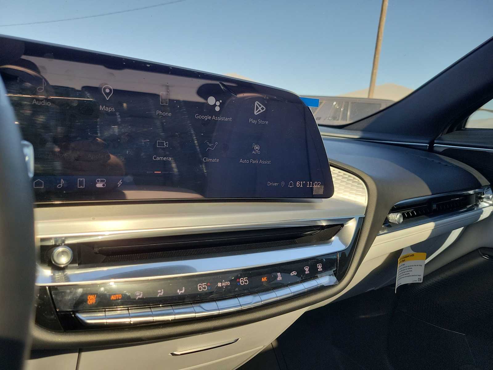 2024 Cadillac Lyriq Sport 29