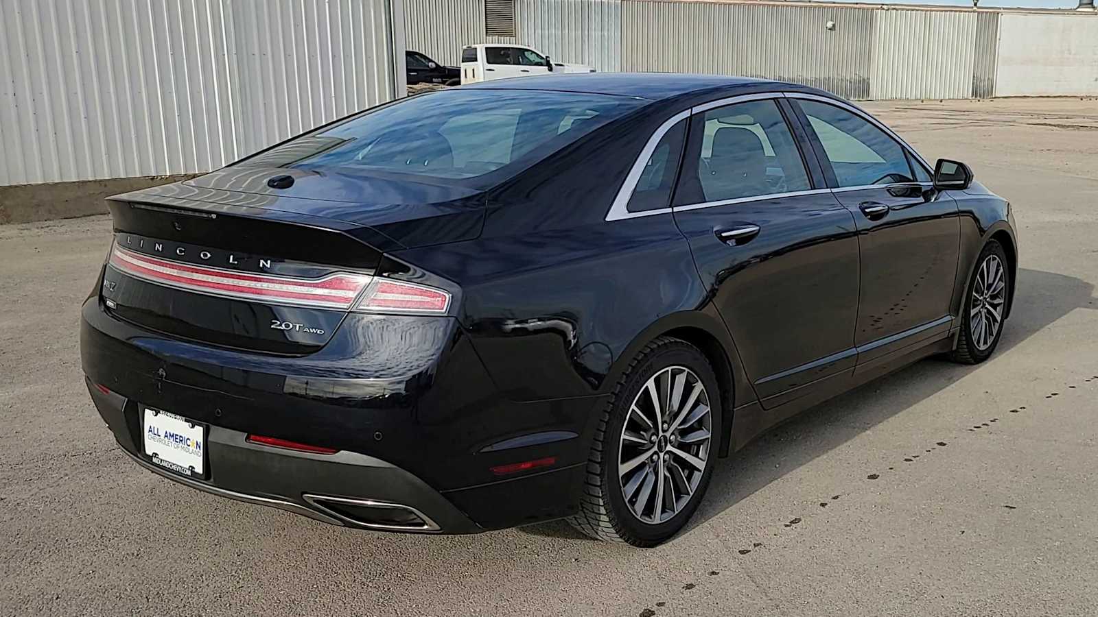 Thumbnail: 2017 Lincoln MKZ - 8