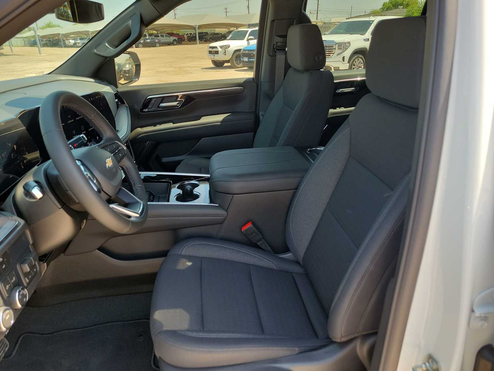 Thumbnail: 2026 Chevrolet Suburban - 15