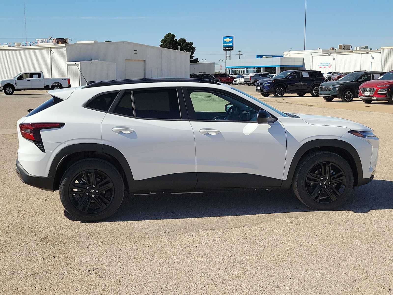Thumbnail: 2026 Chevrolet Trax - 9