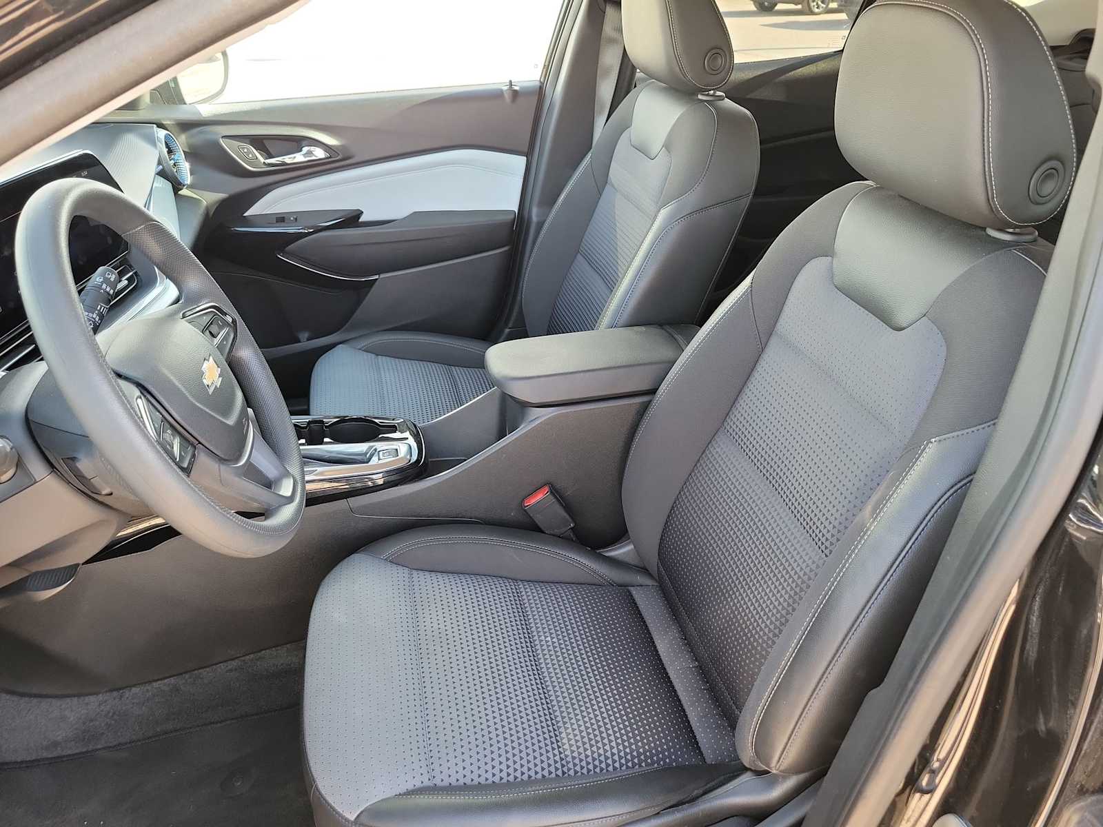 Thumbnail: 2025 Chevrolet Trax - 15
