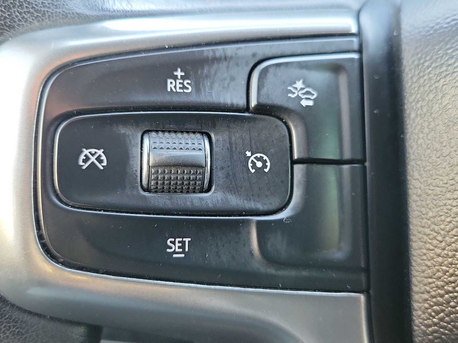 Thumbnail: 2023 Chevrolet Suburban - 26