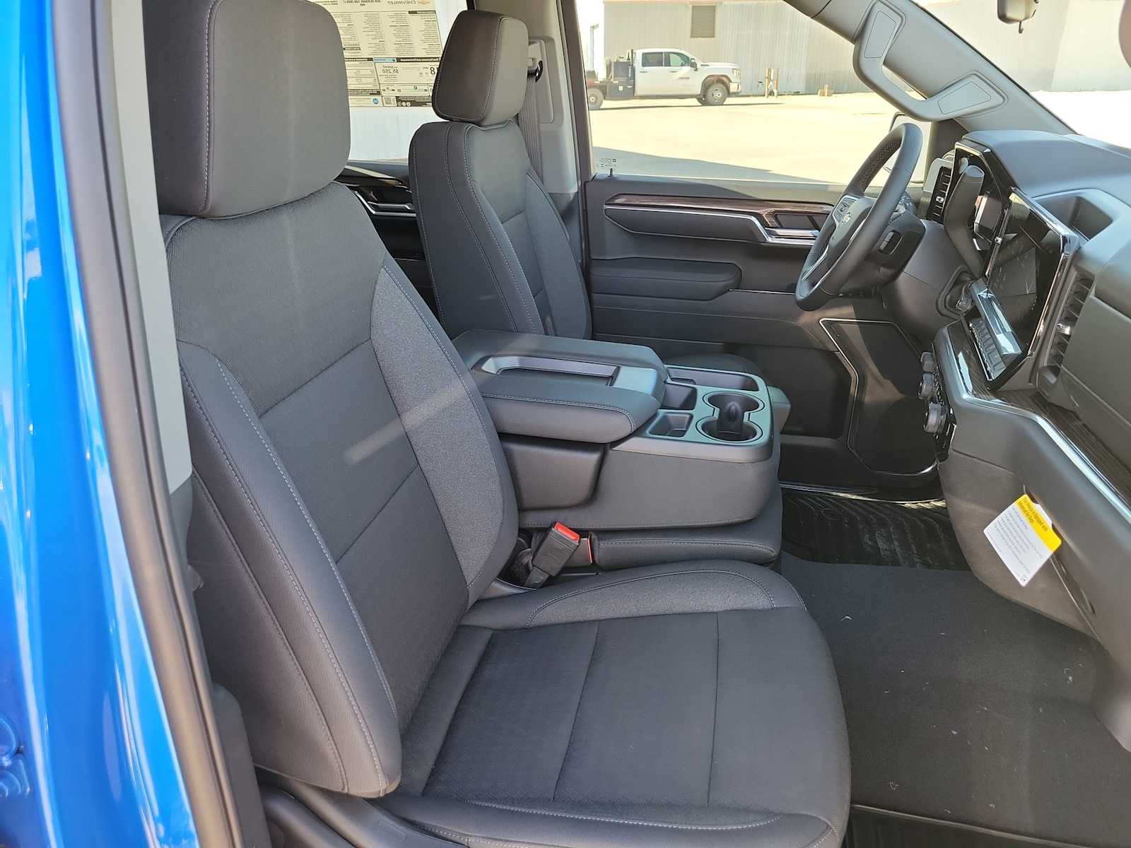 Thumbnail: 2026 Chevrolet Silverado 1500 - 22