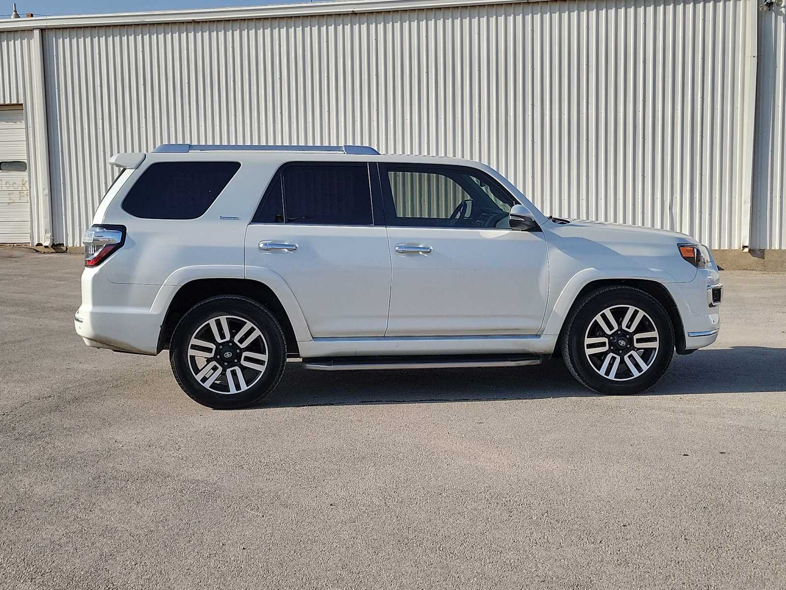 Thumbnail: 2015 Toyota 4Runner - 9