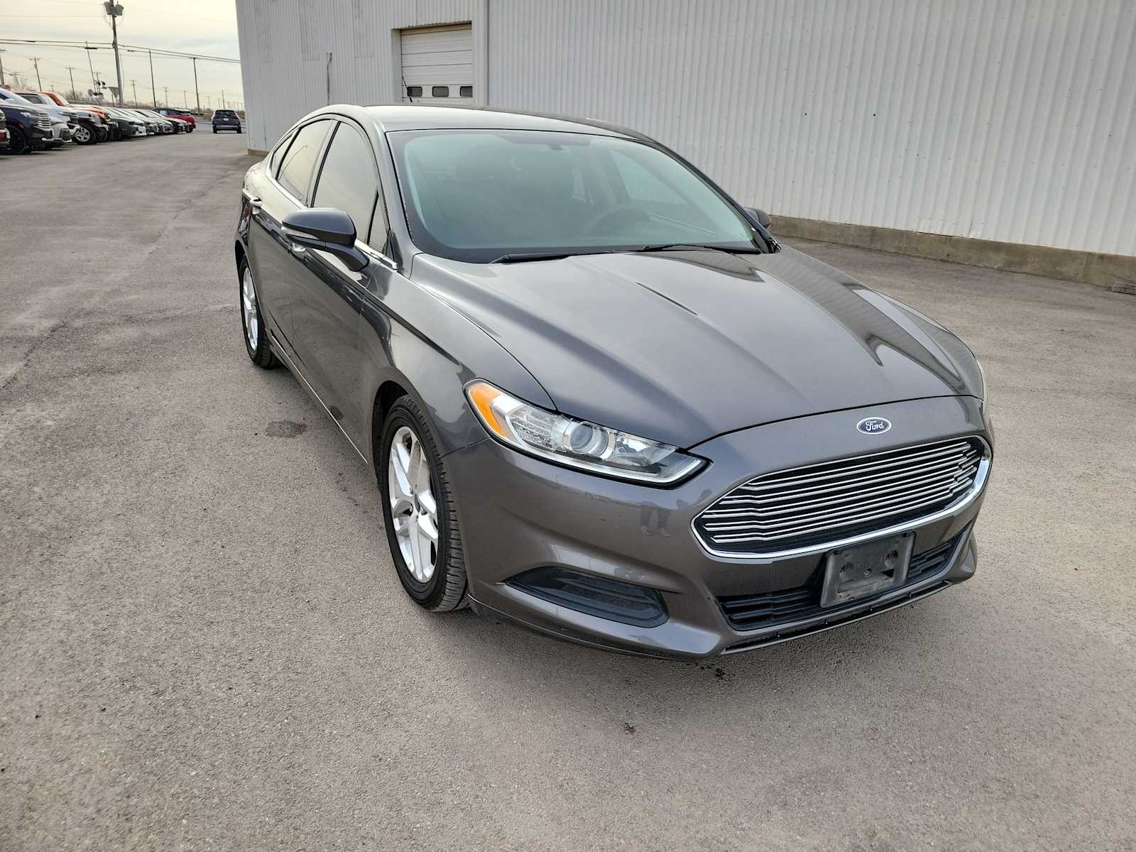 Thumbnail: 2016 Ford Fusion - 2