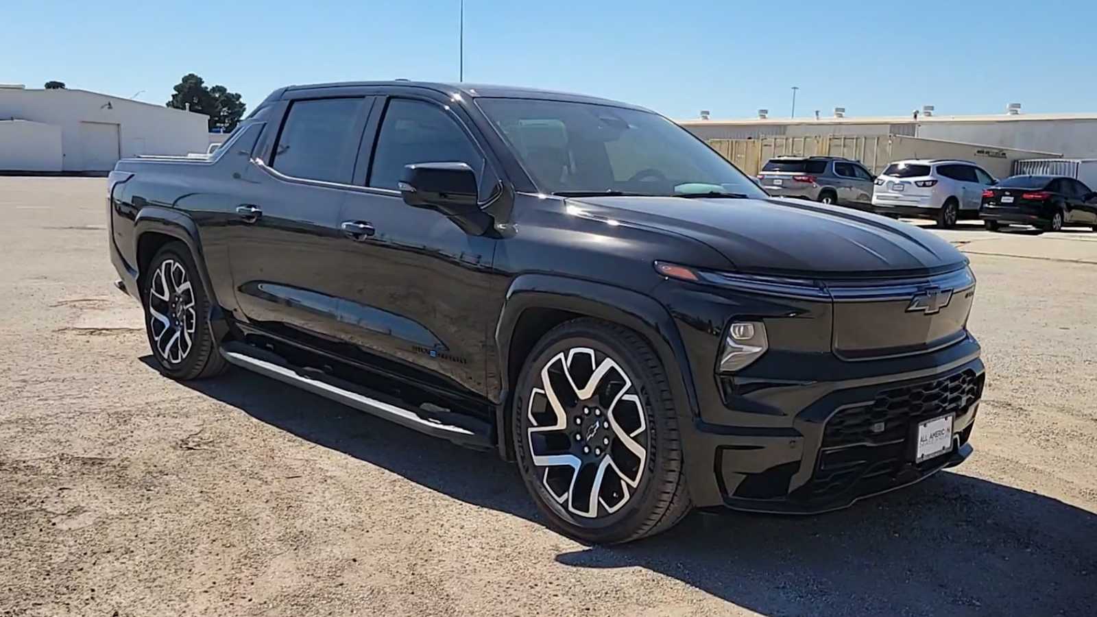 Thumbnail: 2024 Chevrolet Silverado EV - 2