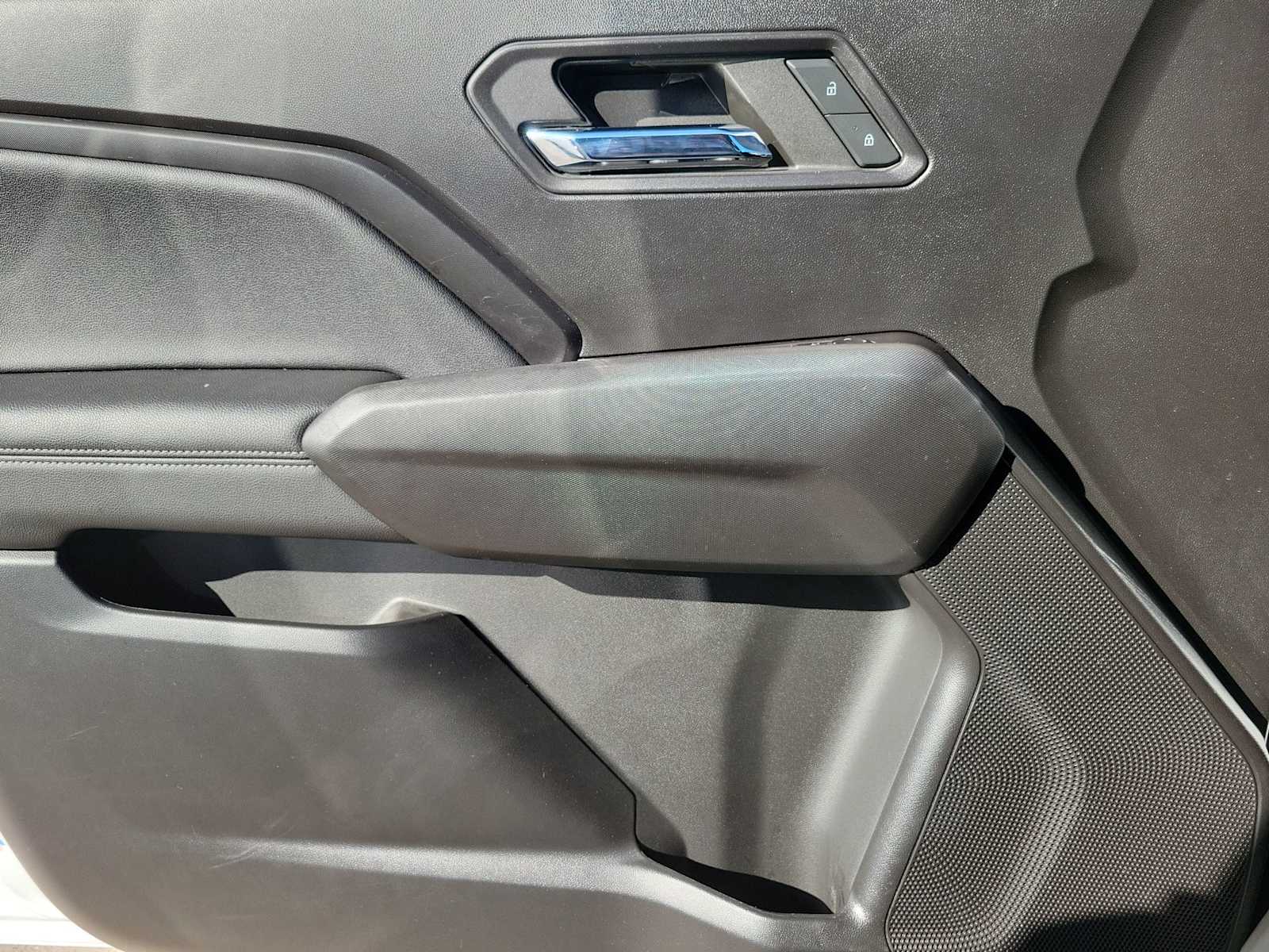 Thumbnail: 2023 Chevrolet Colorado - 23