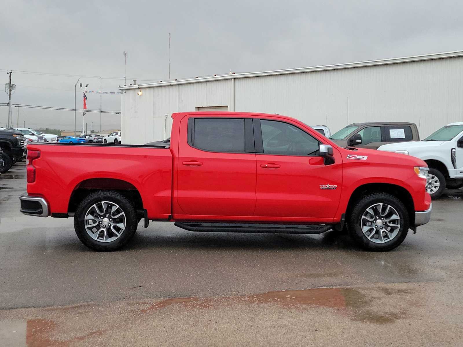 Thumbnail: 2026 Chevrolet Silverado 1500 - 9