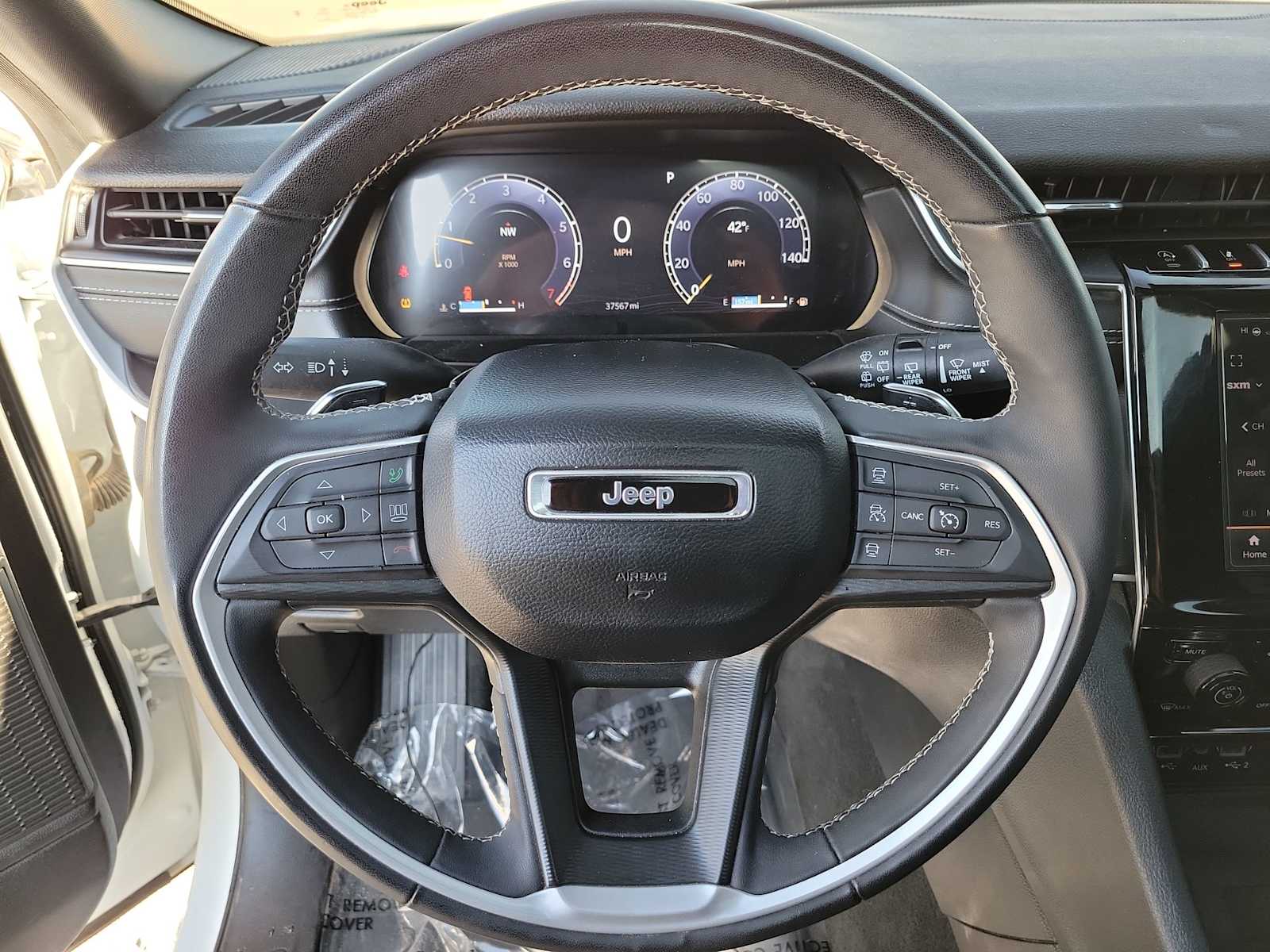 Thumbnail: 2024 Jeep Grand Cherokee L - 23