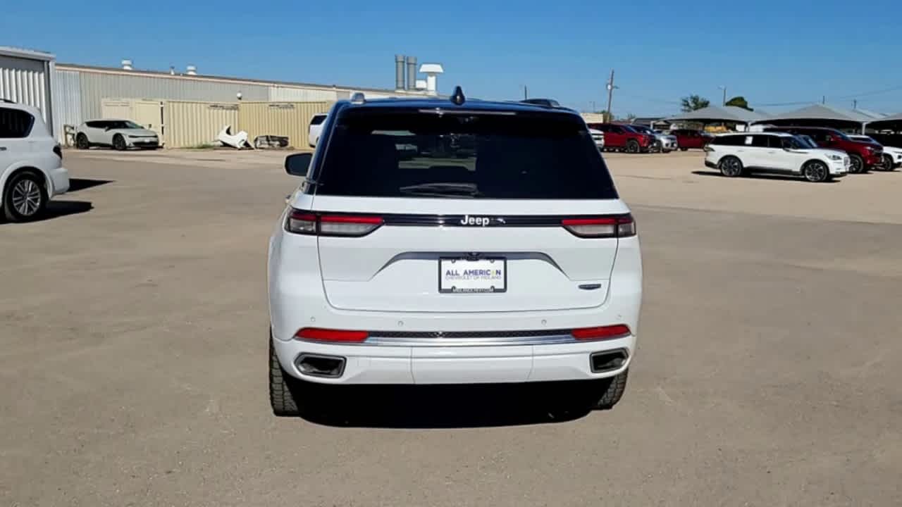 Thumbnail: 2022 Jeep Grand Cherokee - 7