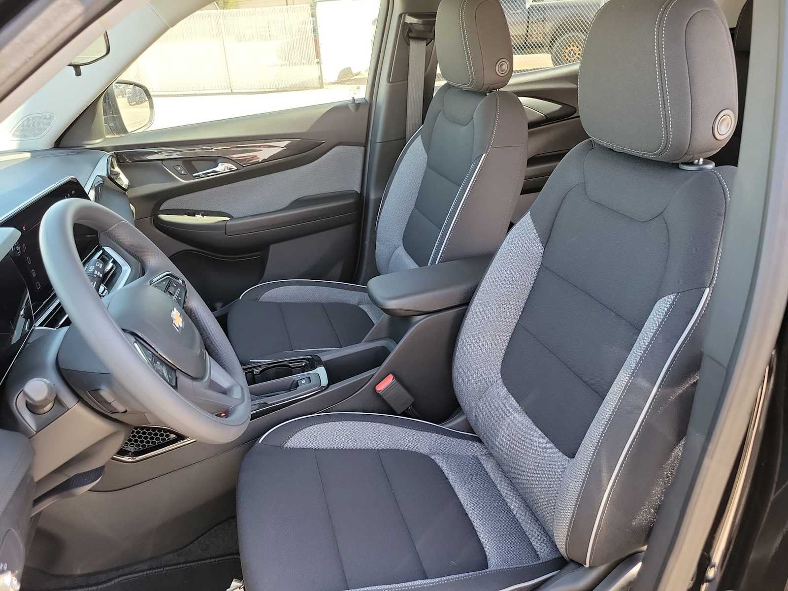 Thumbnail: 2026 Chevrolet TrailBlazer - 15