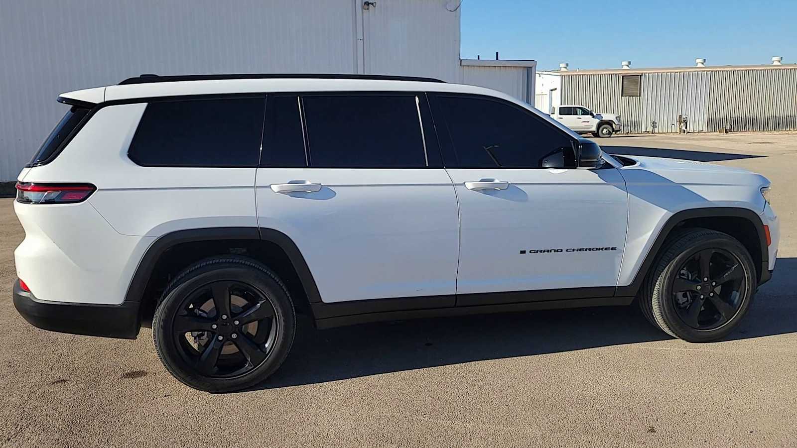 Thumbnail: 2024 Jeep Grand Cherokee L - 9