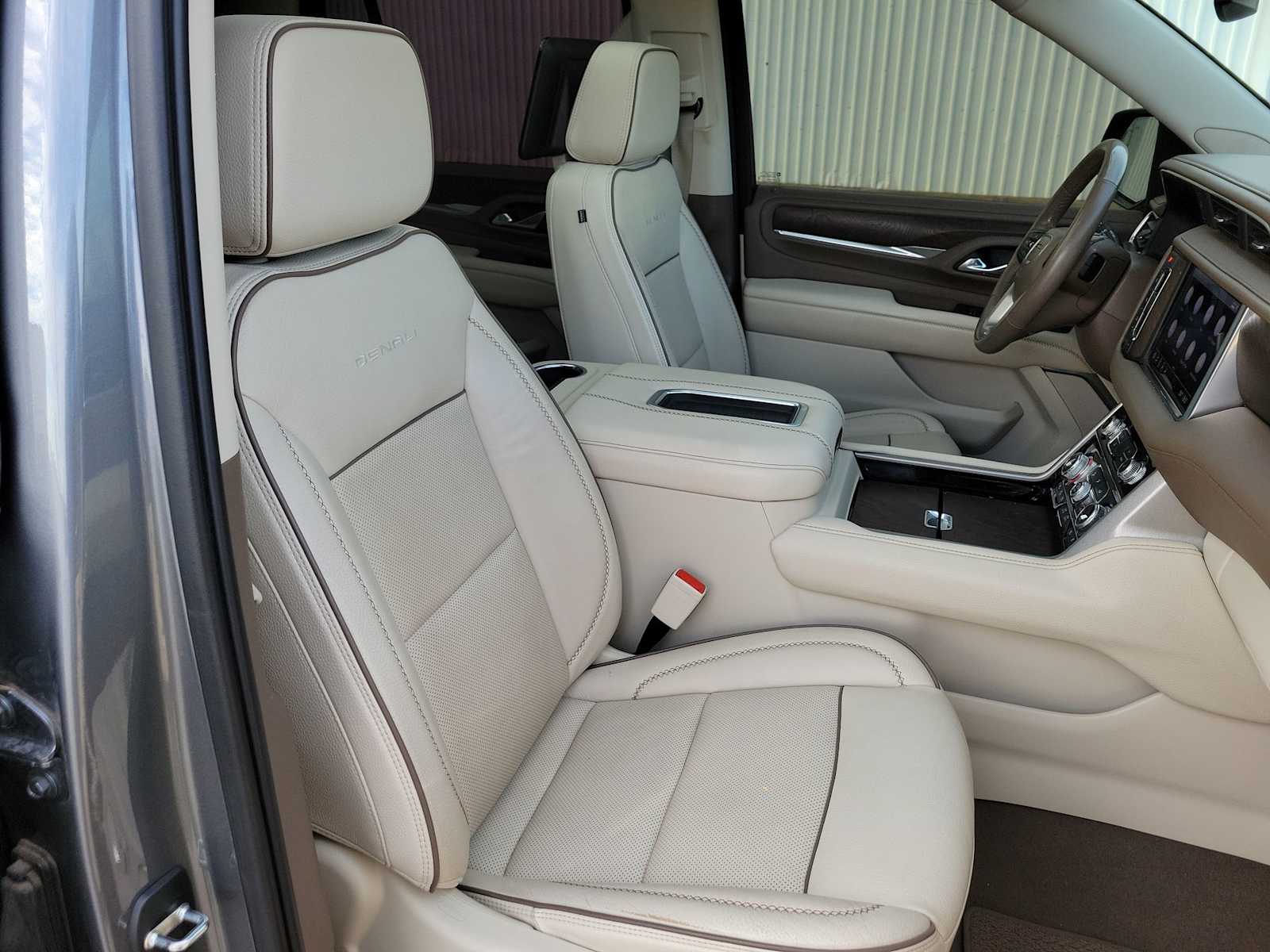 Thumbnail: 2021 GMC Yukon - 22