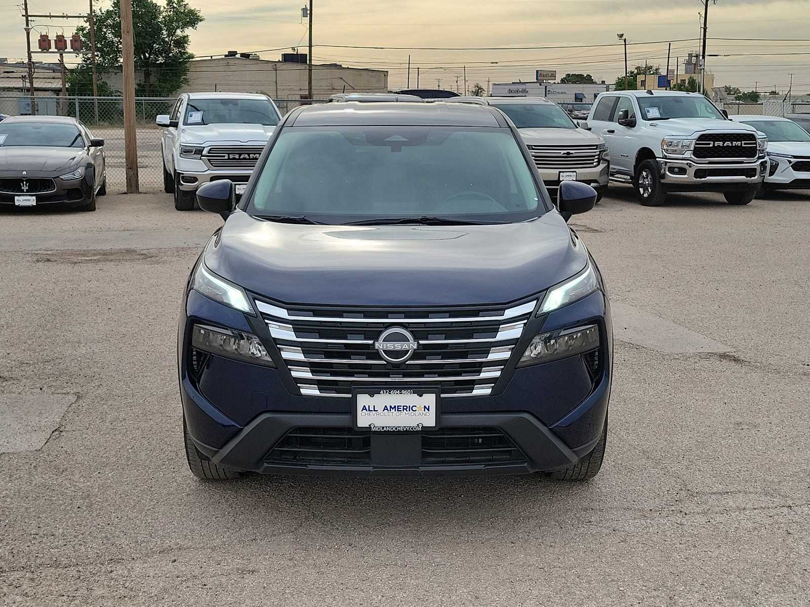 Thumbnail: 2025 Nissan Rogue - 3