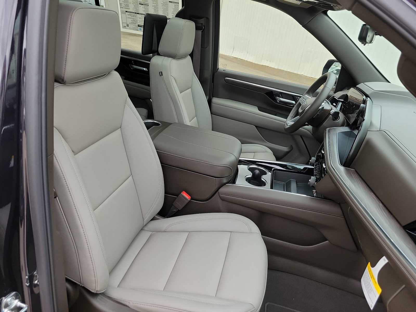 Thumbnail: 2026 Chevrolet Tahoe - 18