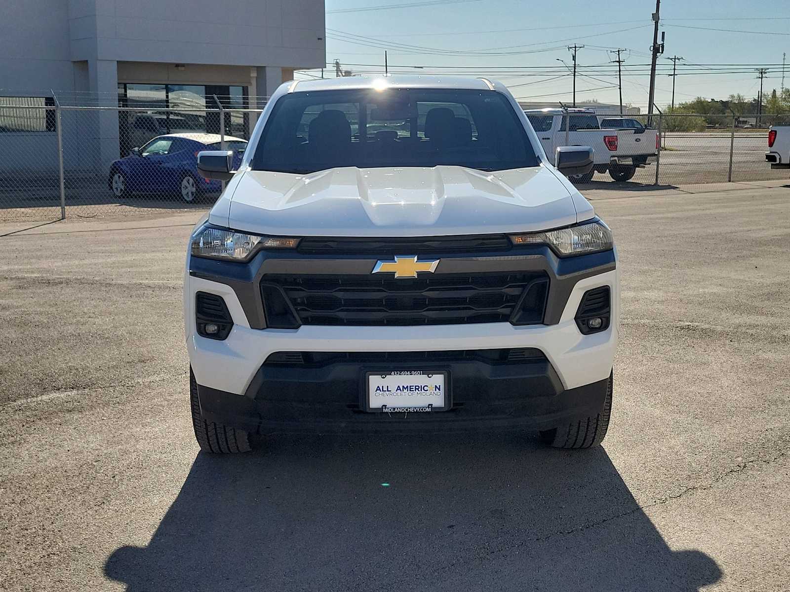 Thumbnail: 2023 Chevrolet Colorado - 3