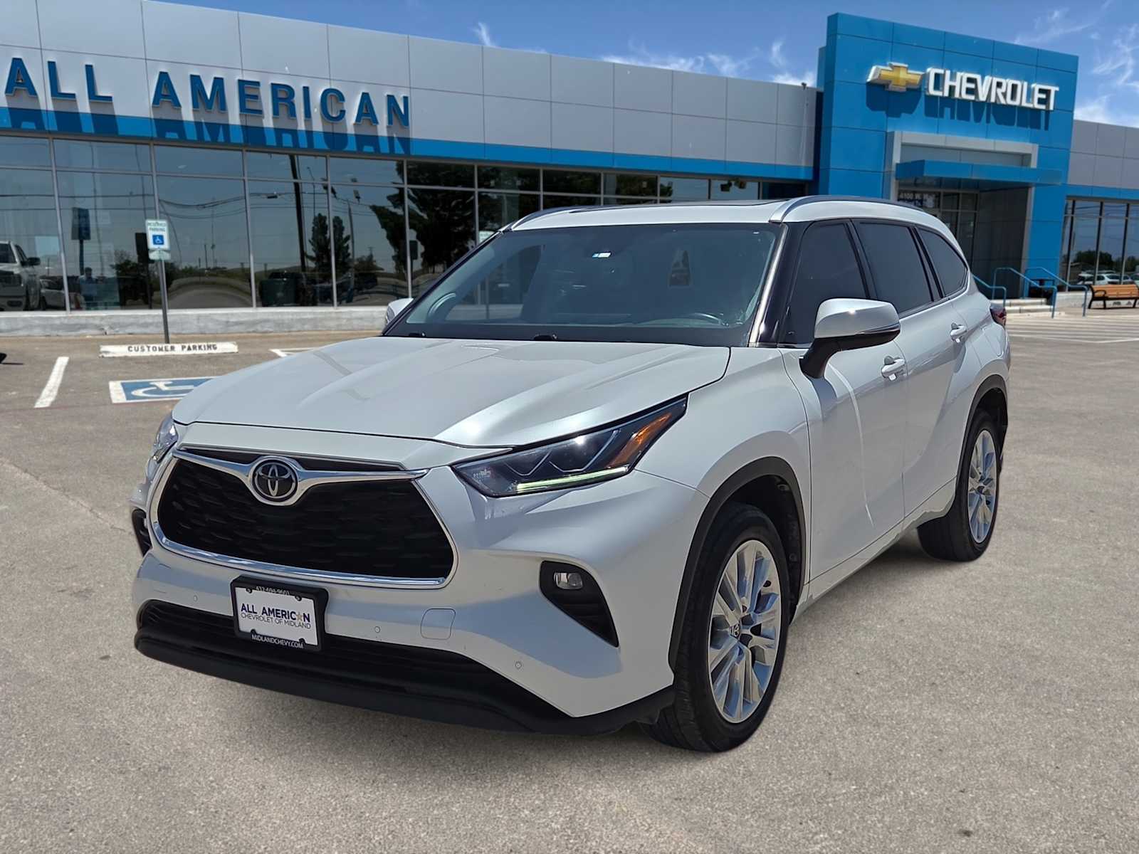 Thumbnail: 2023 Toyota Highlander - 1