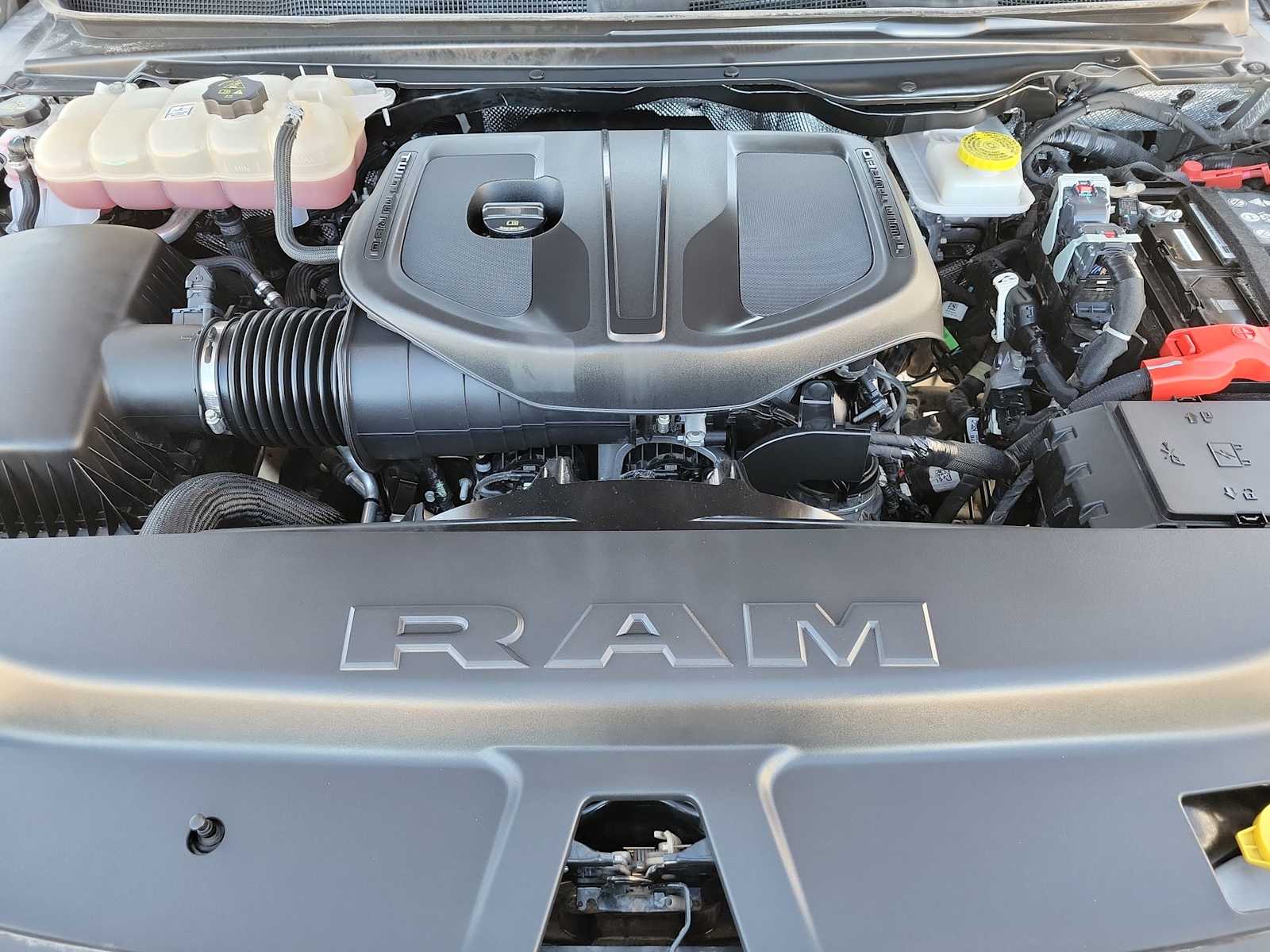 Thumbnail: 2025 RAM 1500 - 17