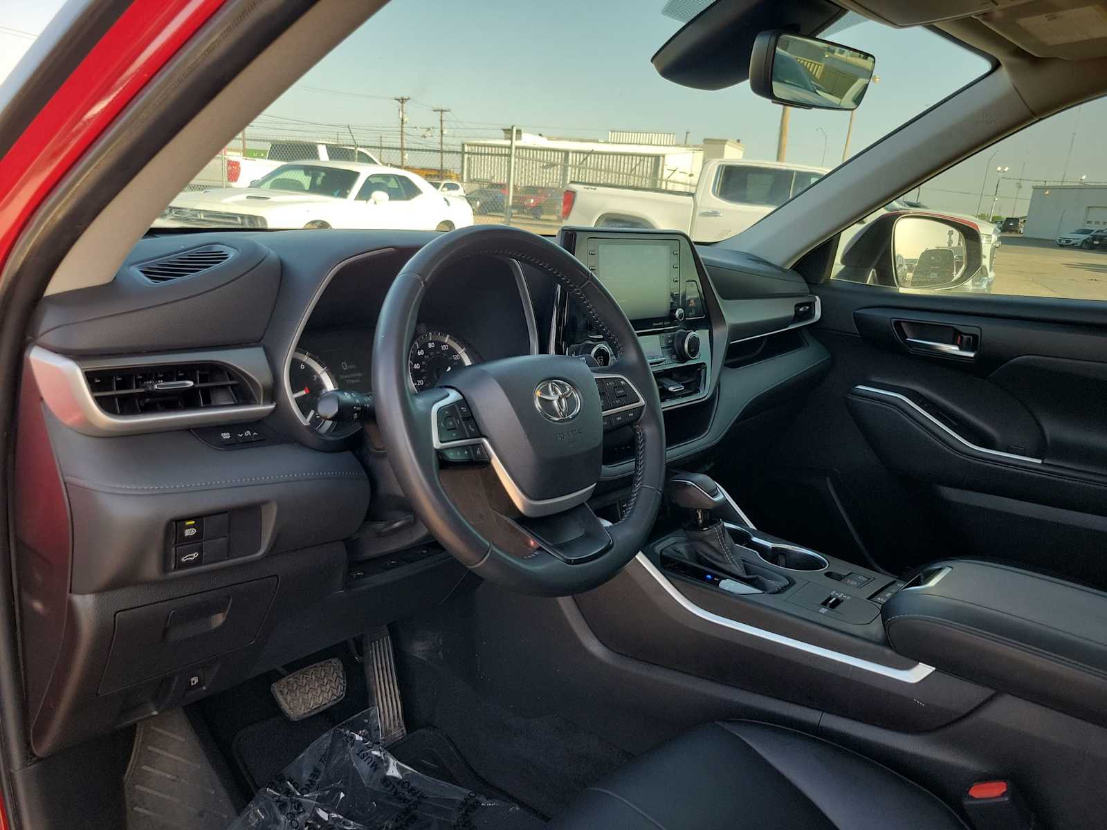 2022 Toyota Highlander XLE 10