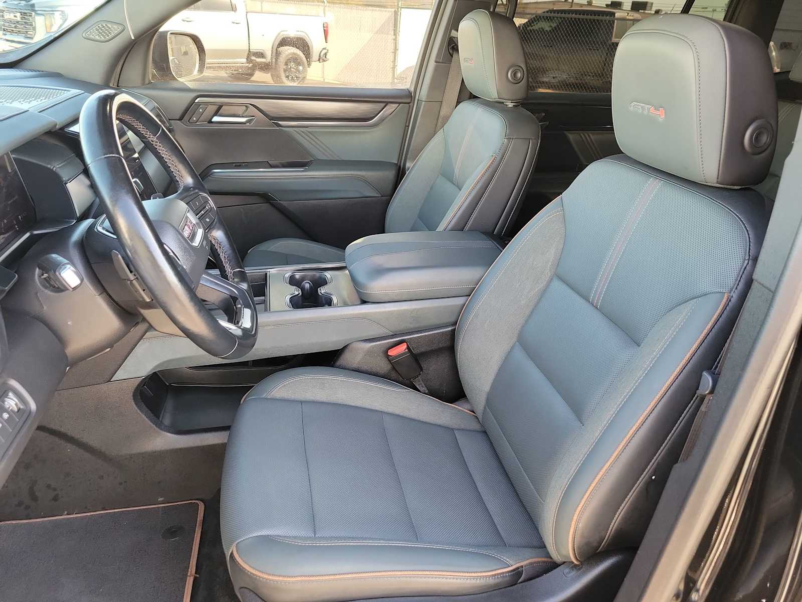 Thumbnail: 2024 GMC Acadia - 15