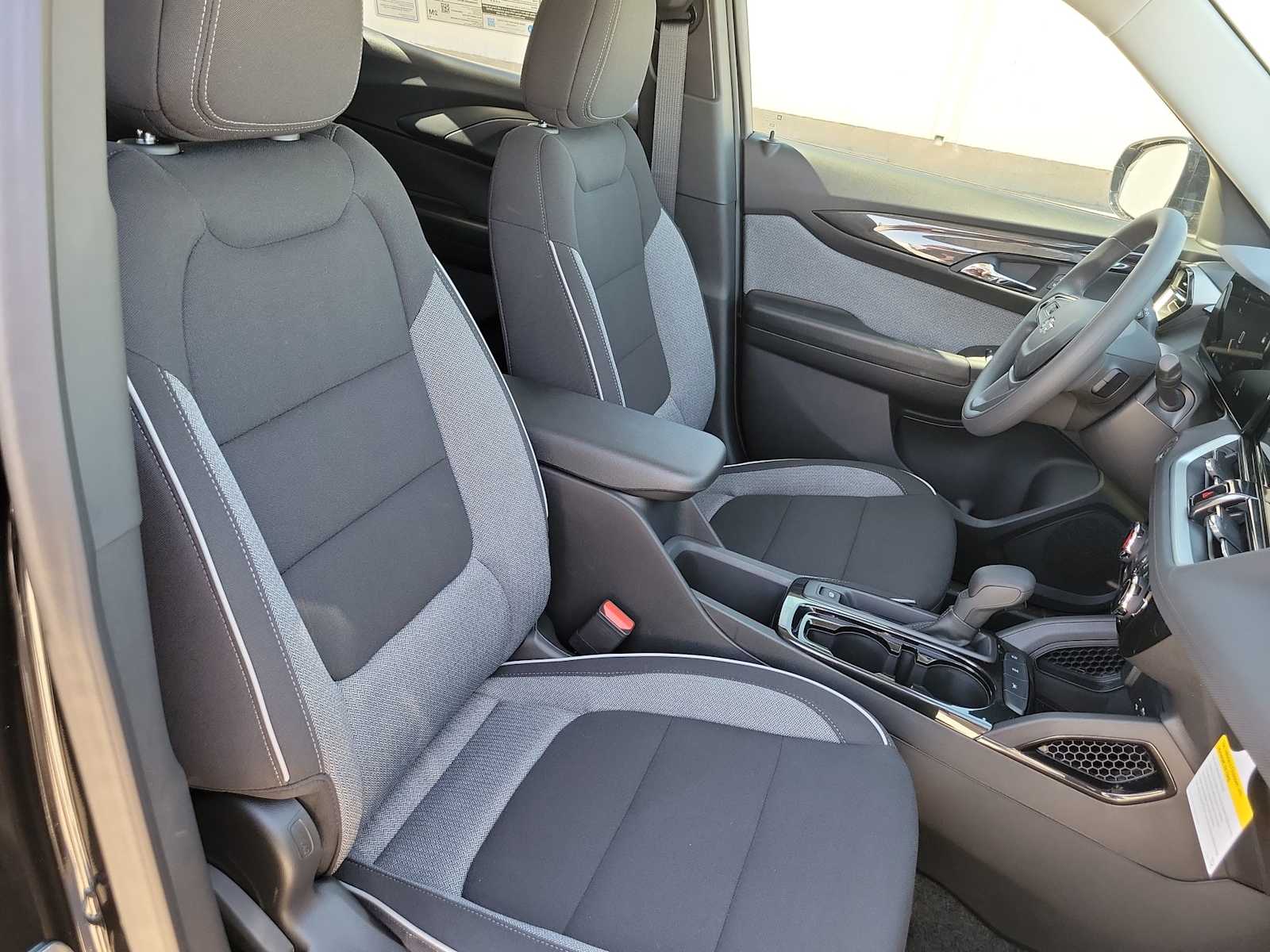 Thumbnail: 2026 Chevrolet TrailBlazer - 18