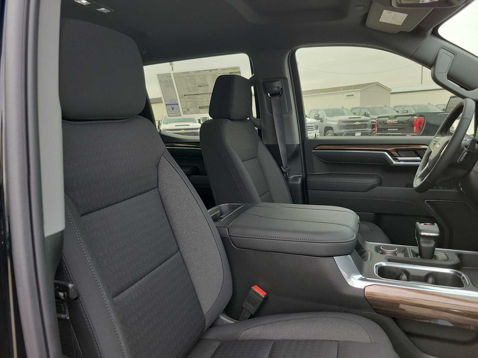 Thumbnail: 2025 Chevrolet Silverado 1500 - 22