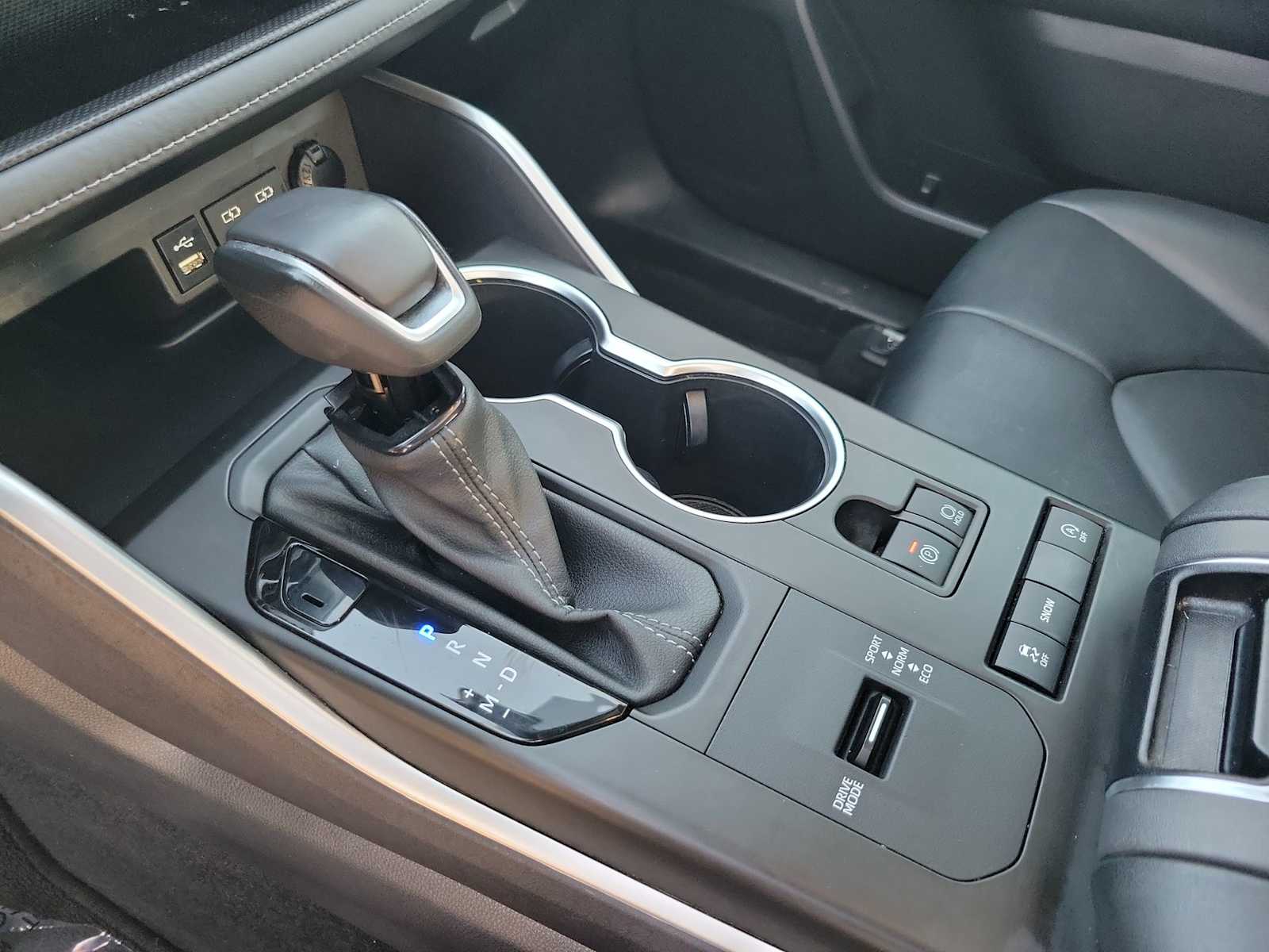2022 Toyota Highlander XLE 25