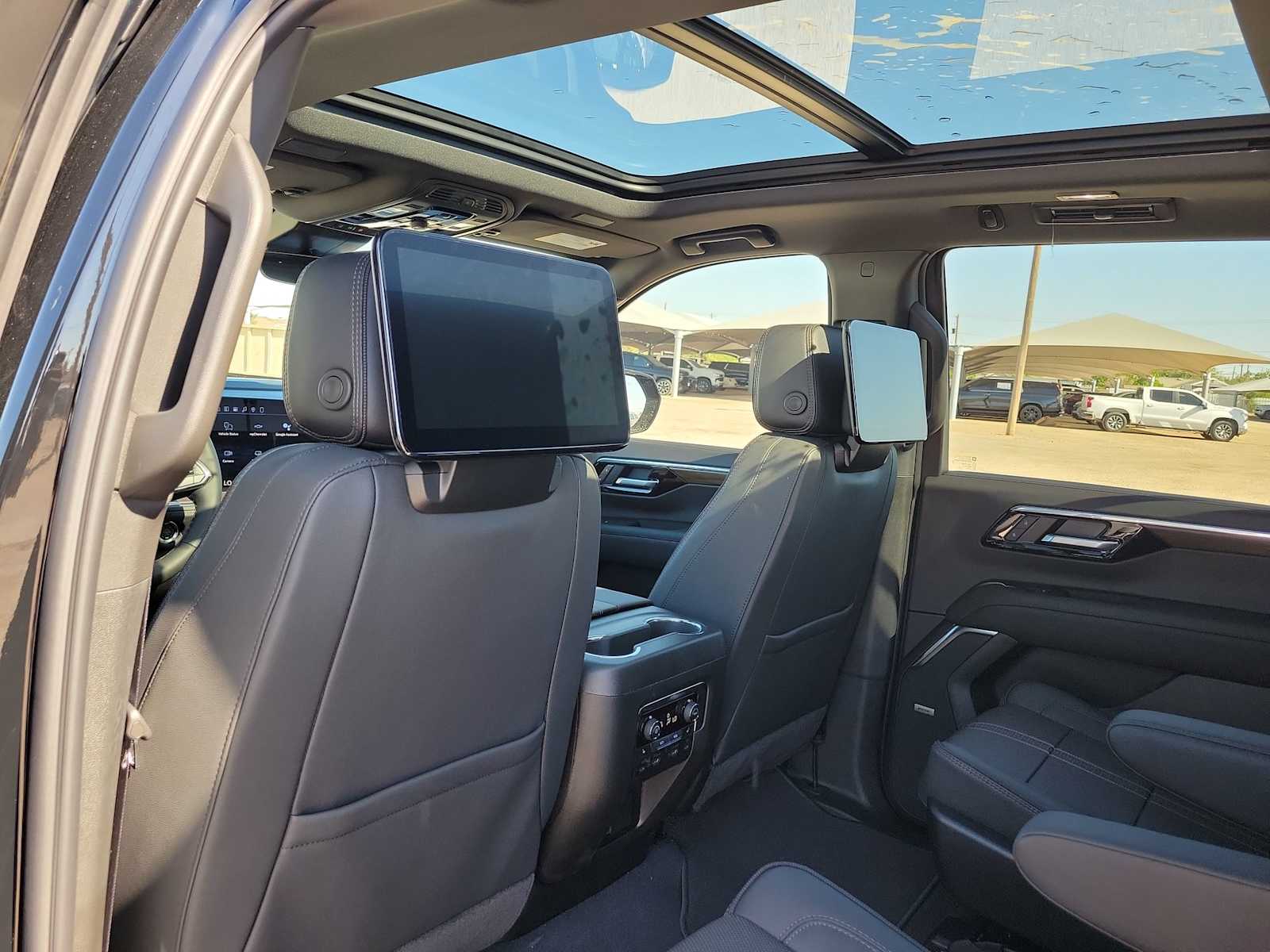 Thumbnail: 2026 Chevrolet Tahoe - 16