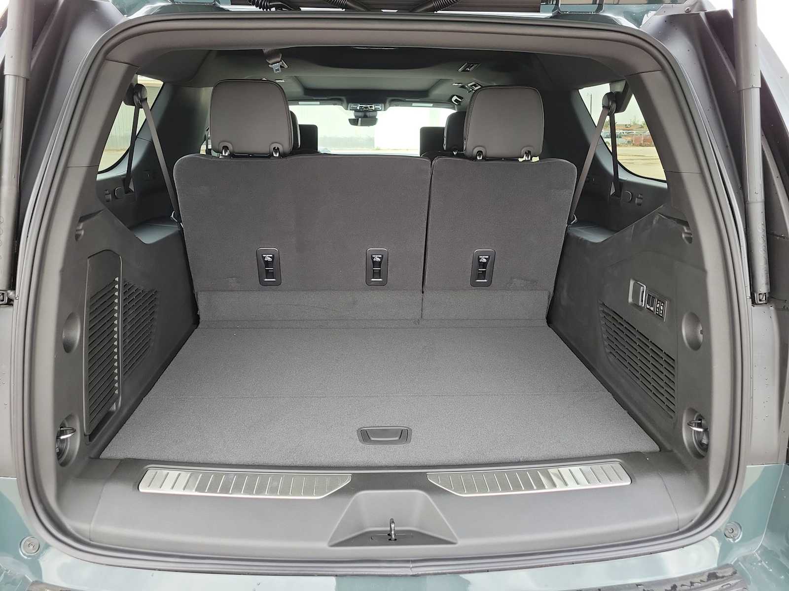 Thumbnail: 2026 Chevrolet Suburban - 13