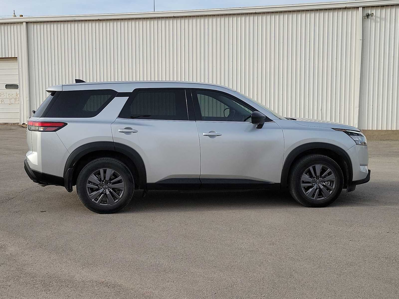 Thumbnail: 2024 Nissan Pathfinder - 9