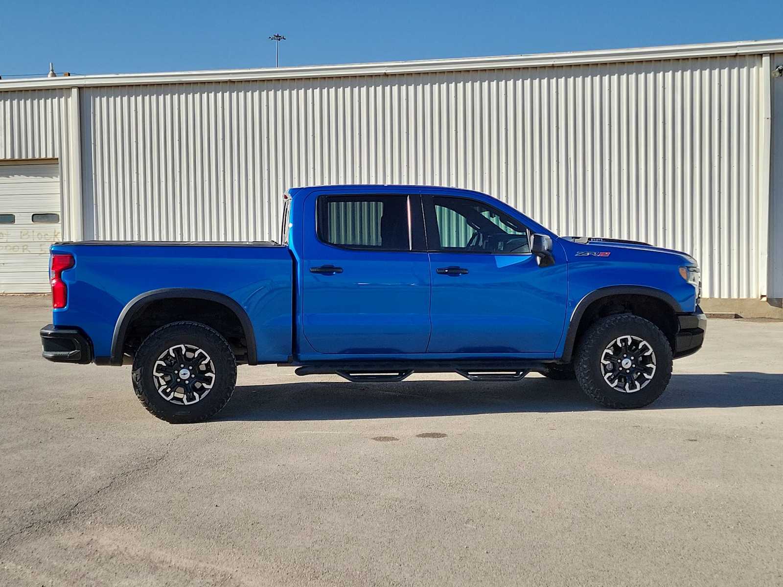 Thumbnail: 2023 Chevrolet Silverado 1500 - 9