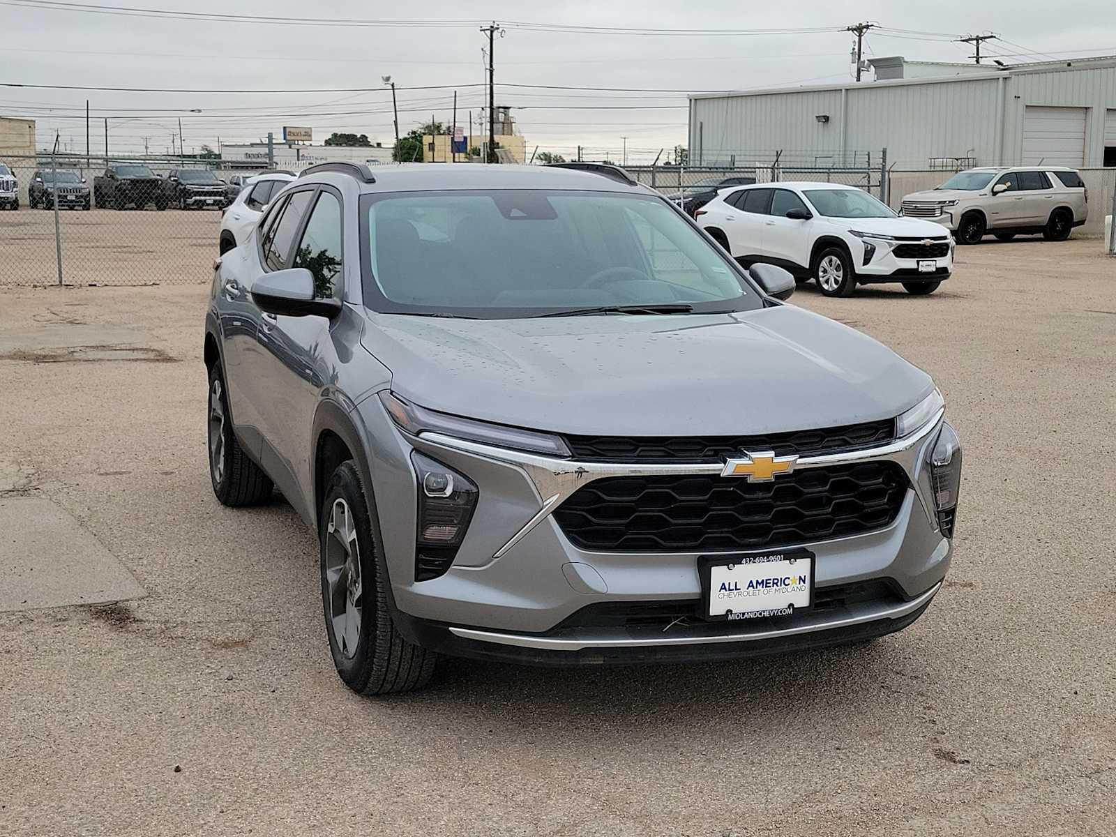 Thumbnail: 2025 Chevrolet Trax - 2