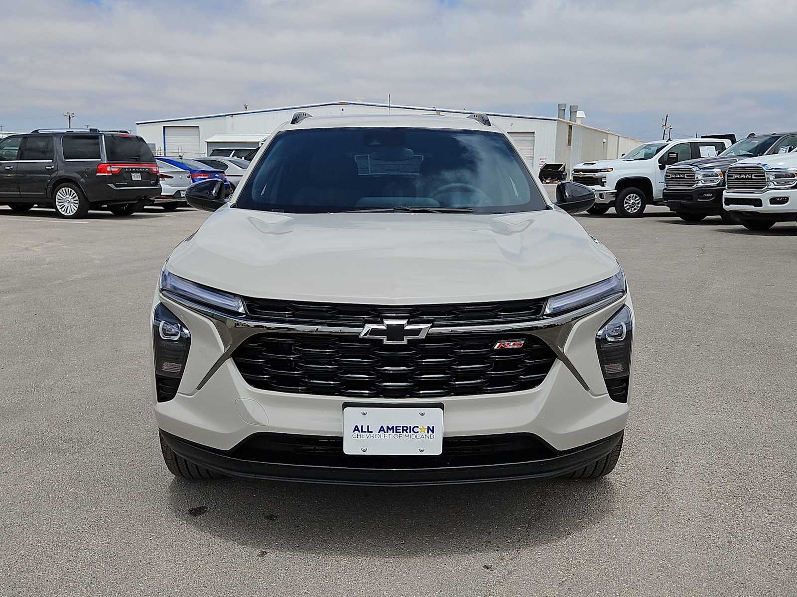 Thumbnail: 2026 Chevrolet Trax - 3