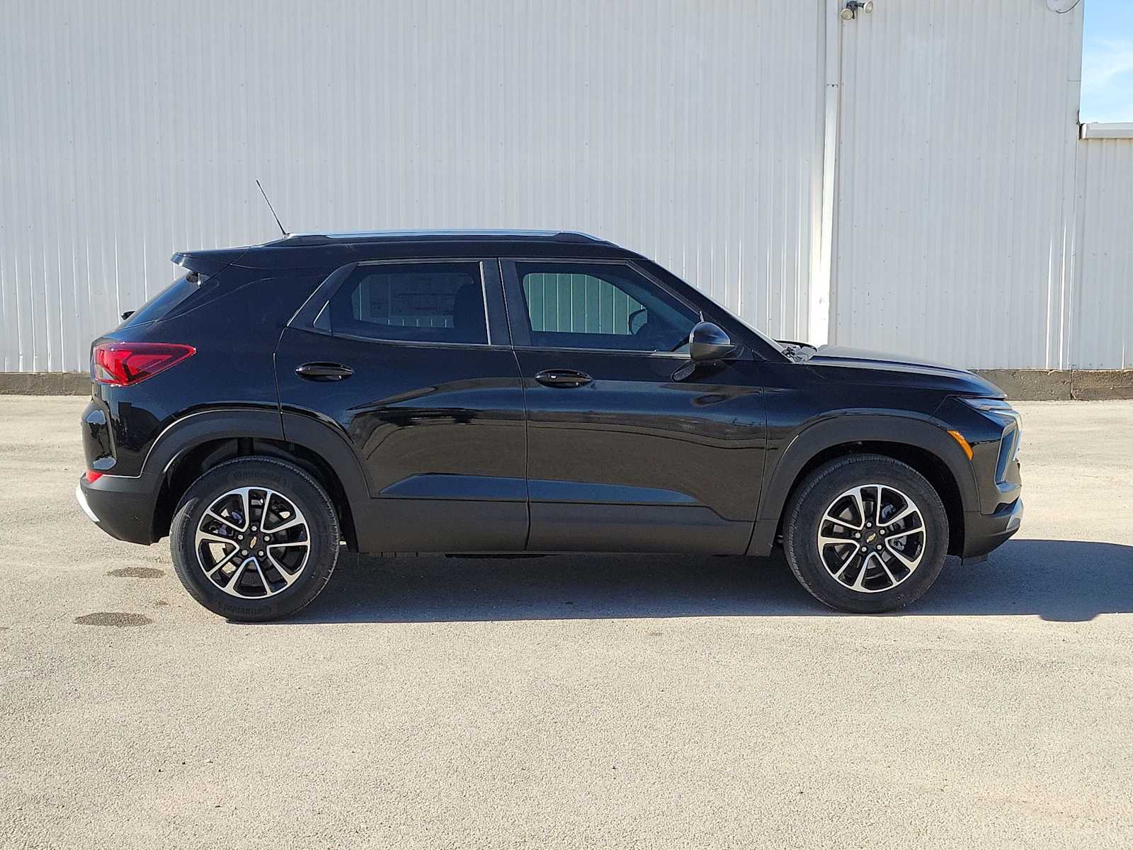 Thumbnail: 2026 Chevrolet TrailBlazer - 9