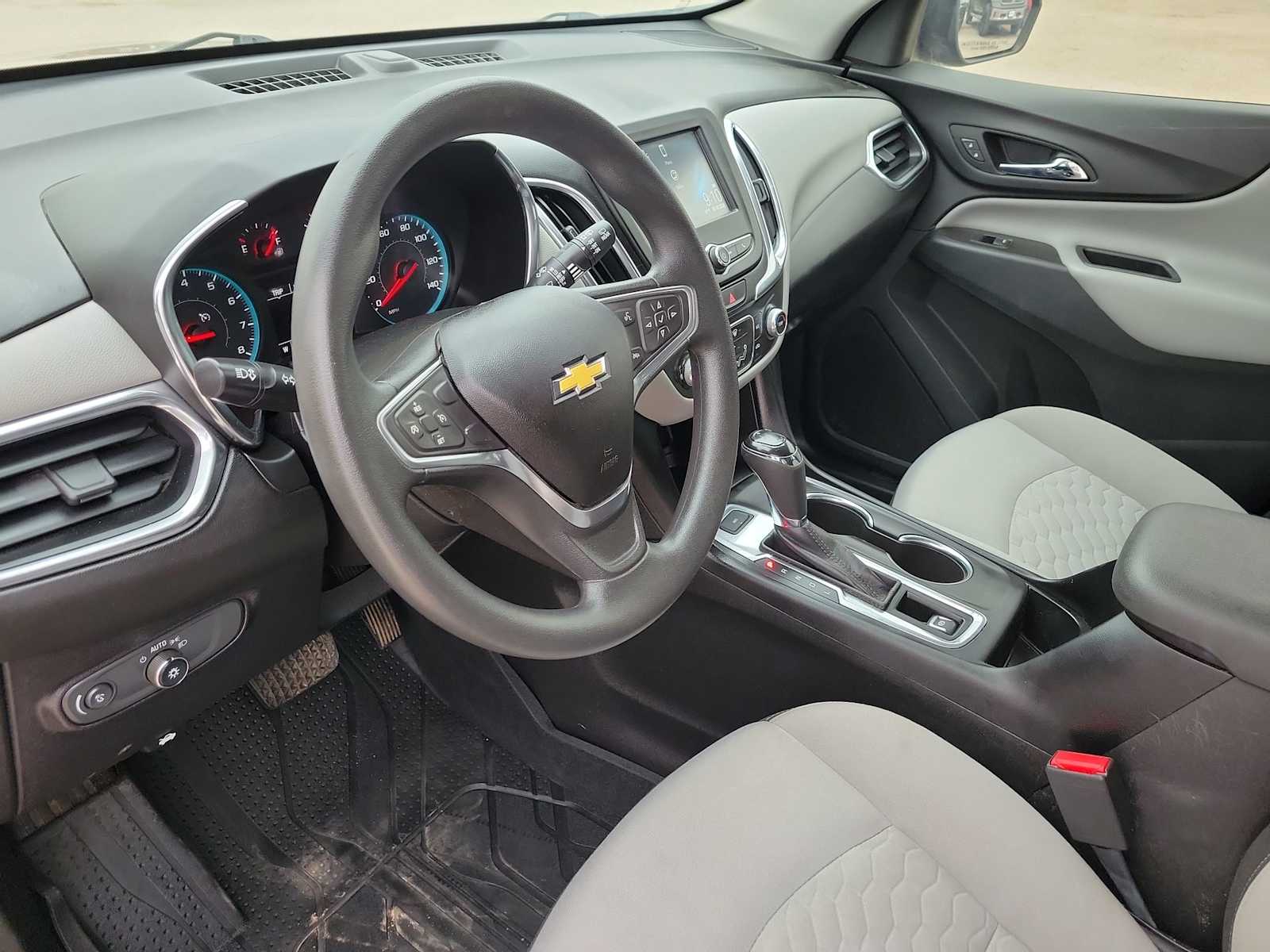 Thumbnail: 2018 Chevrolet Equinox - 10