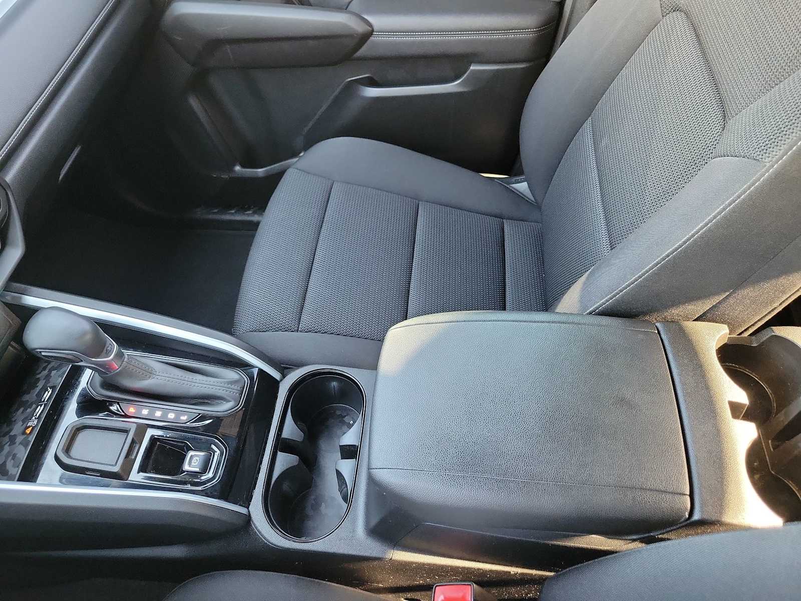 Thumbnail: 2023 Chevrolet Colorado - 20