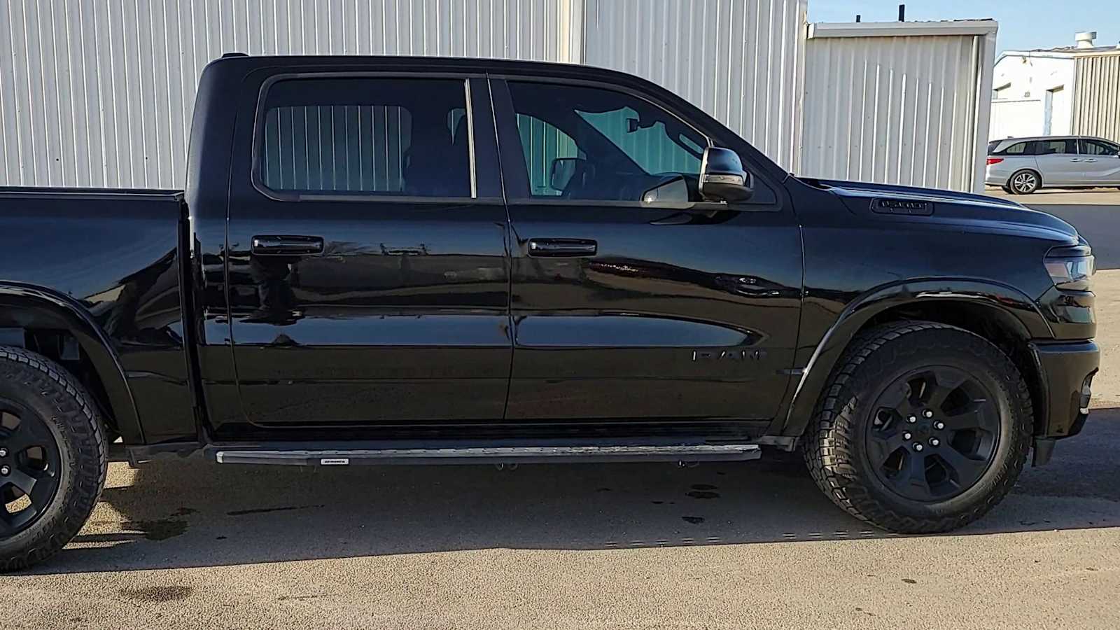 Thumbnail: 2025 RAM 1500 - 9