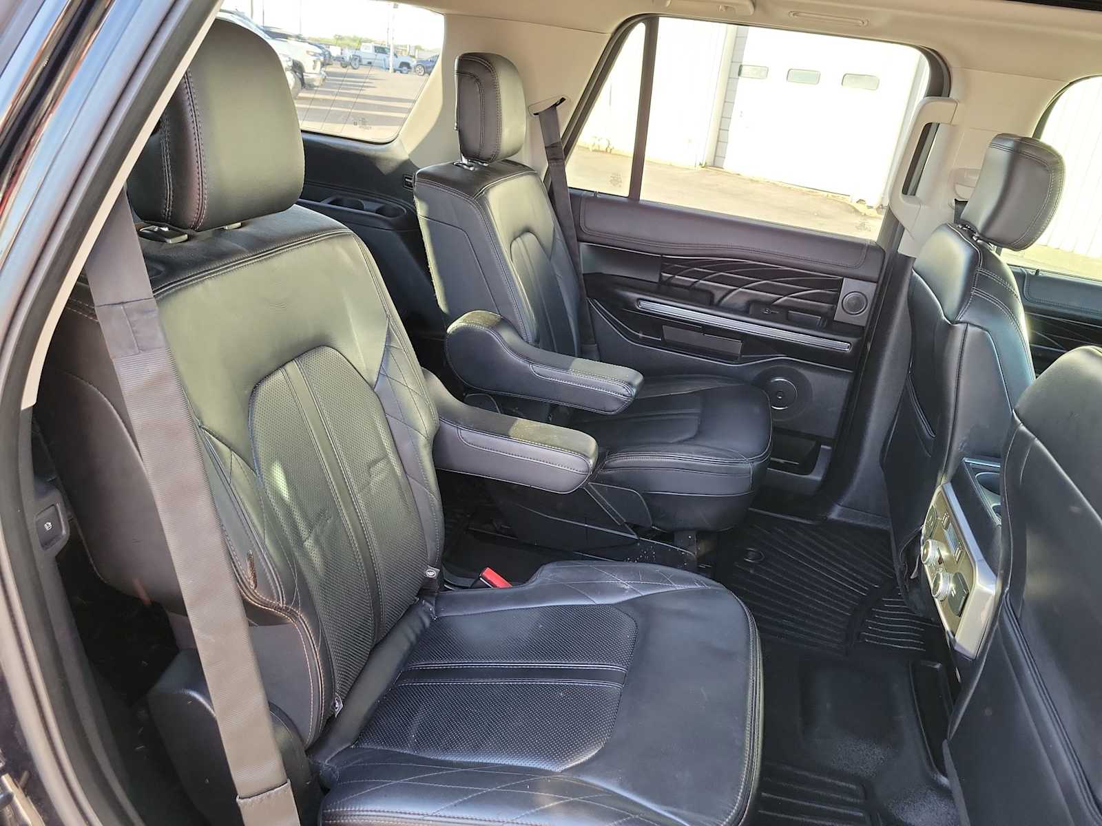 Thumbnail: 2019 Ford Expedition - 17