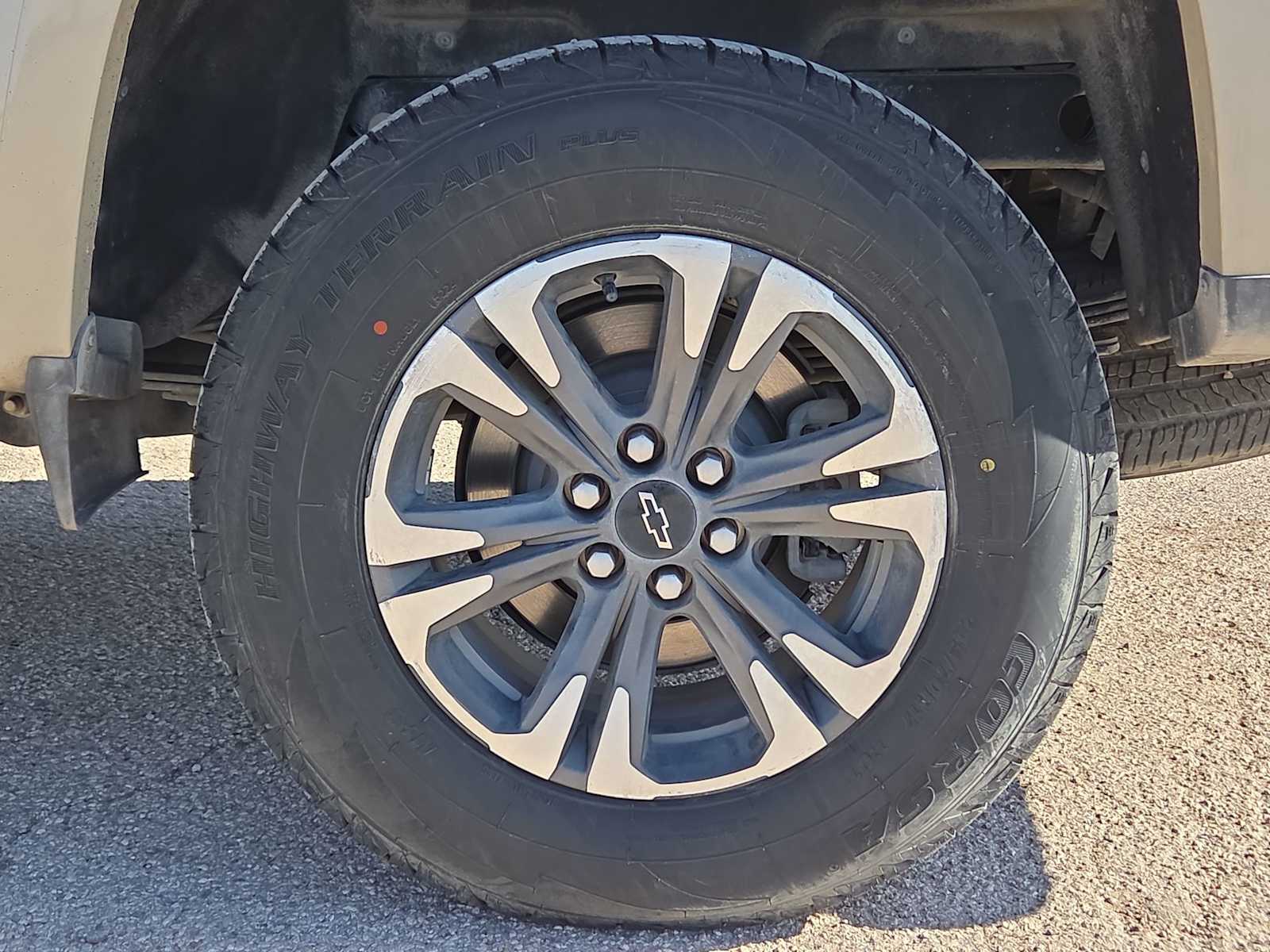 Thumbnail: 2022 Chevrolet Colorado - 12